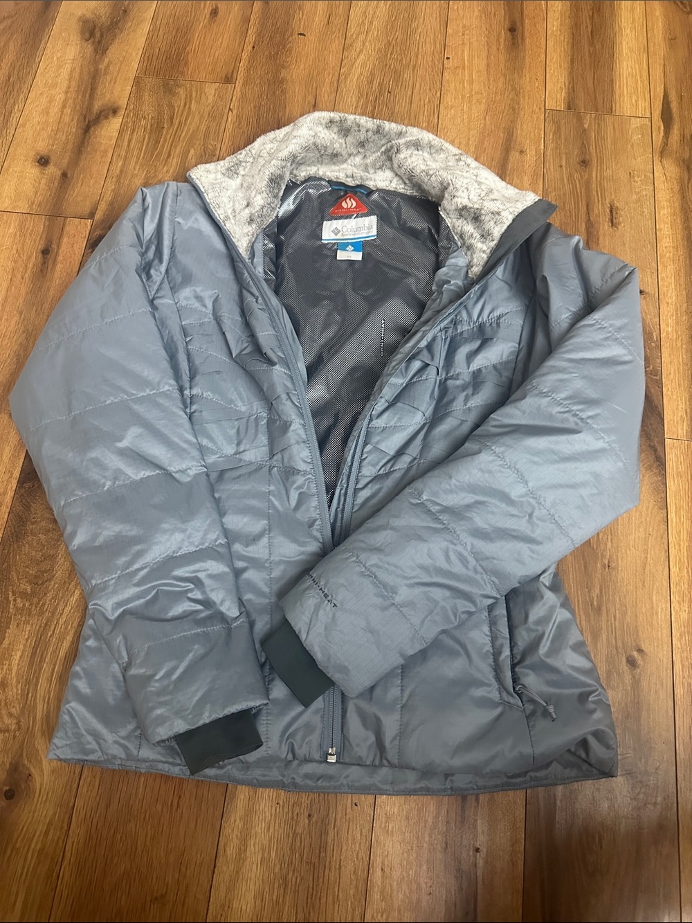 Women’s XS Columbia Light Blue/Gray Quilted Jacket with Faux Fur Hood Lining